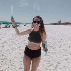 Meet your Posher, Emily